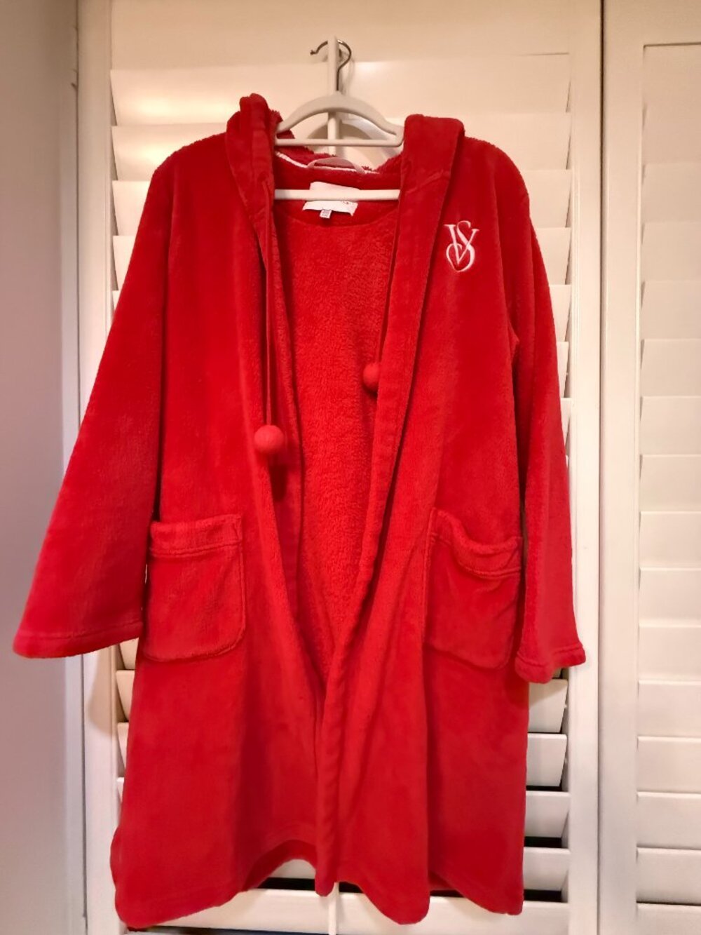 Victoria Secret Cozy Plush Bath Robe, Red